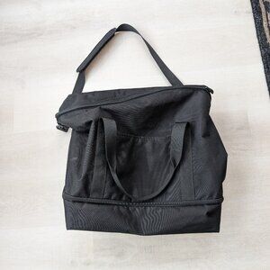 Lo & Sons Black Travel Bag